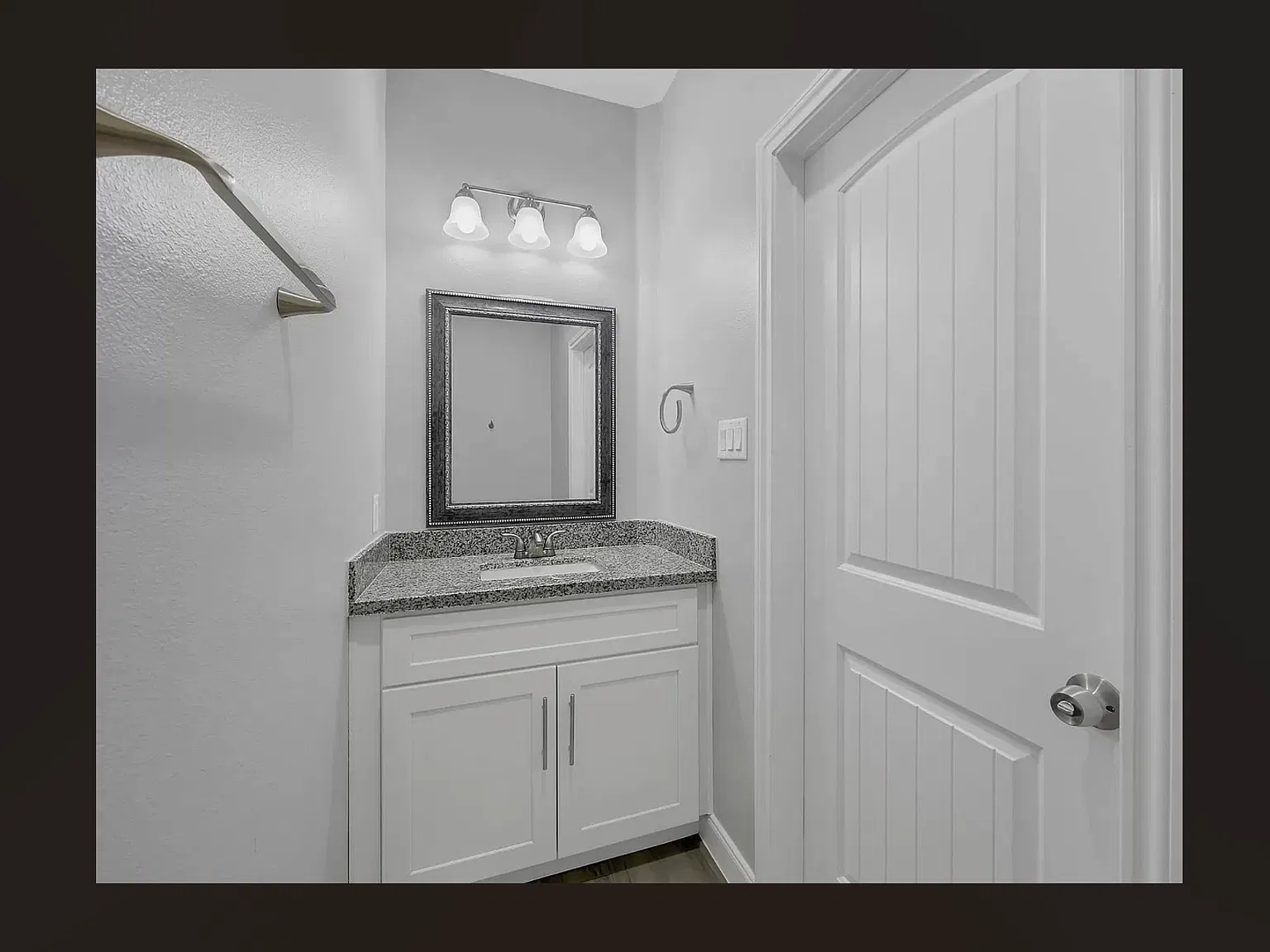 Osprey Dr, Houston — Photo 2
