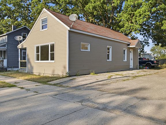 4th image of 1580 Beidler St