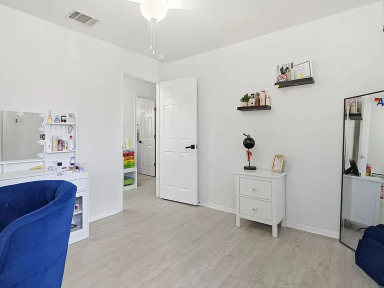 20515 View Mdw — Photo 18