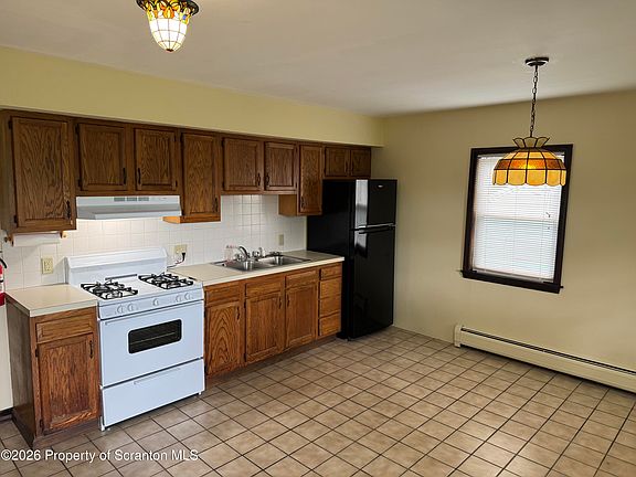 5th image of 23 E Mountain Rd #A