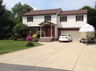 4914 Ridgeview Ave, Lewiston, NY 14092