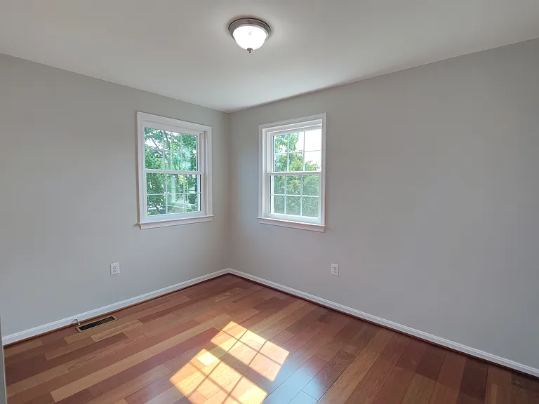 8120 Larkin Ln — Photo 7