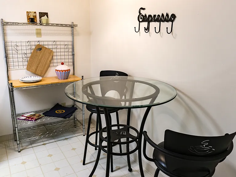 College Towers Apartments — Photo 57
