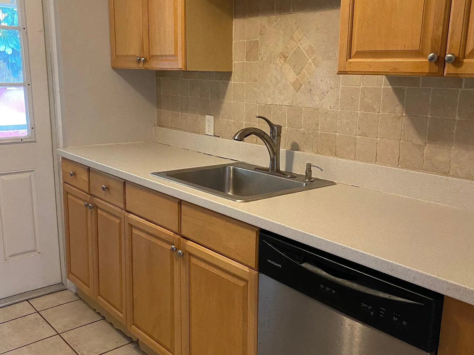 2520 NE 11th Court — Photo 2