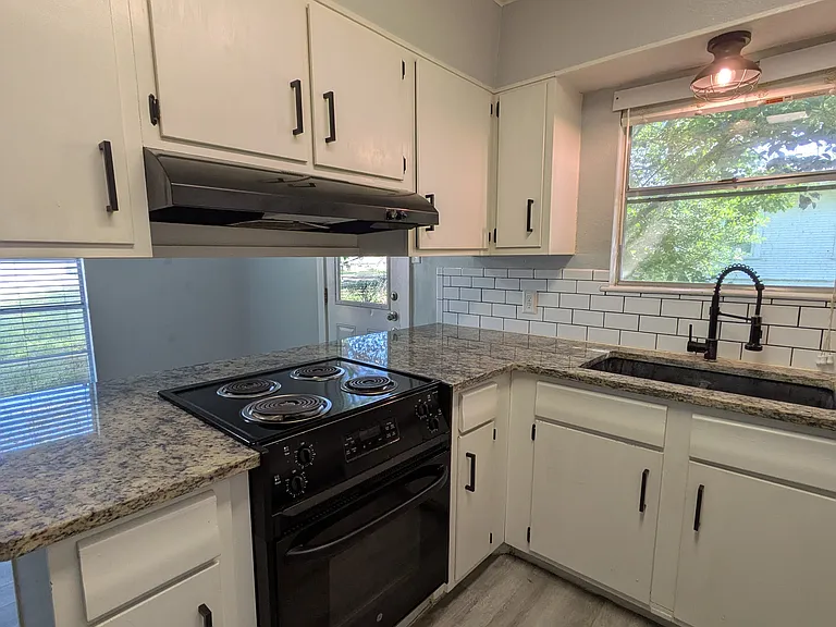 1309 W Hopkins St #A — Photo 9