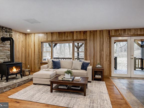 5th image of 126 Mill Hill Rd