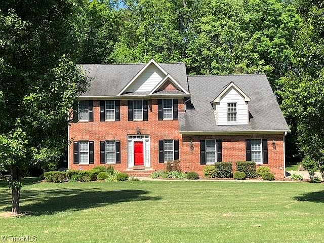 1st image of 160 Cheshire Dr