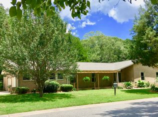 492 E Wimbledon Dr, Charleston, SC 29412