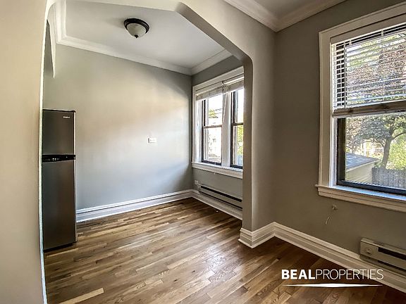 4th image of 4737 N Hermitage Ave APT 210