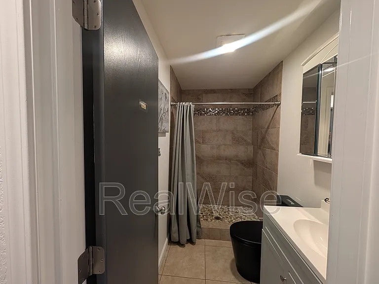 539 Hatfield Dr — Photo 14