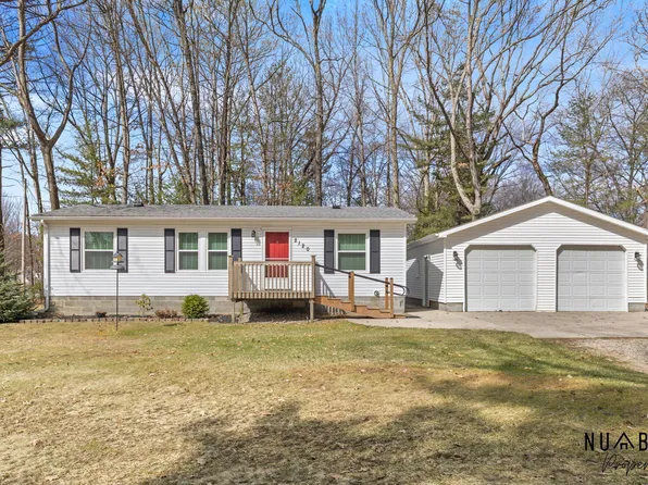8120 Cheyenne Dr, Howard City, MI 49329