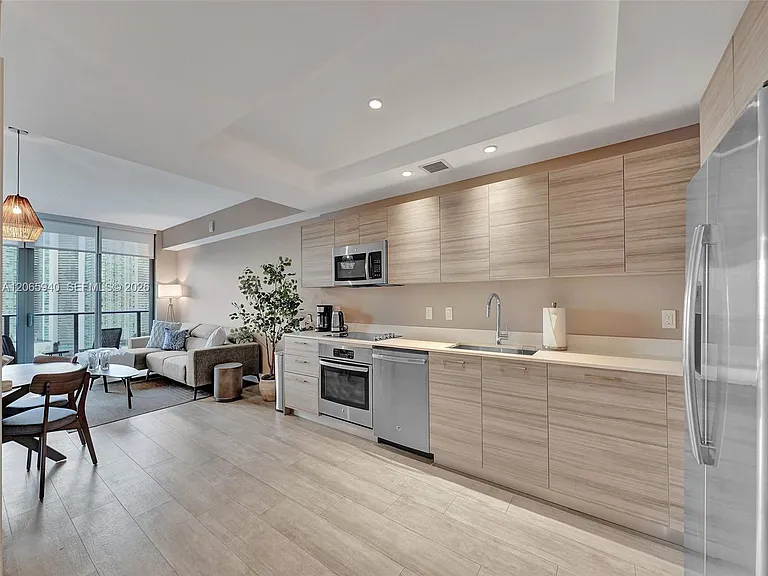 121 NE 34th St #2106A — Photo 9