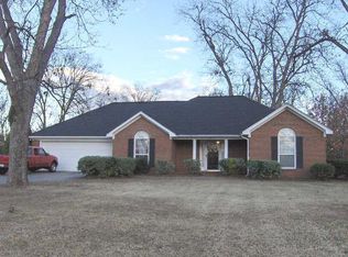 170 Laurelbrook Dr, Leesburg, GA 31763