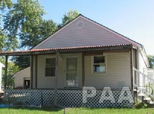 1404 Janssen St, Pekin, IL