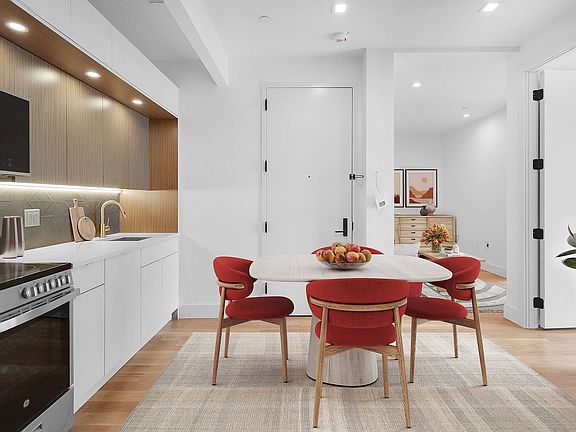 5th image of 426 Manhattan Ave #3H