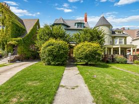 338 Elmwood Ave