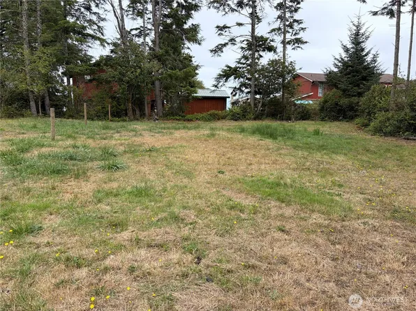 512 Duck Lake Drive SE, Ocean Shores, WA 98569