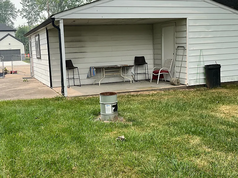 27640 Bohn St — Photo 2