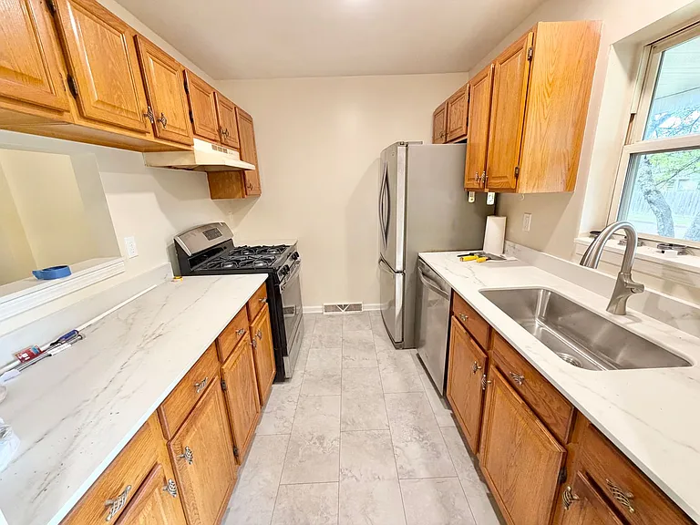 7 Ira Ln — Photo 13