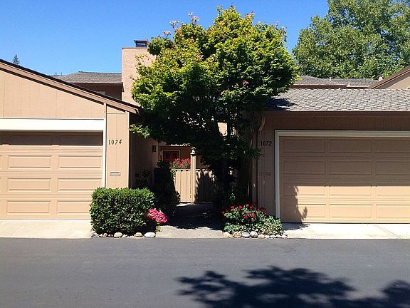 3rd image of 1074 Queensbrook Dr