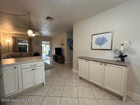 4th image of 238 Woodland Ave APT 2