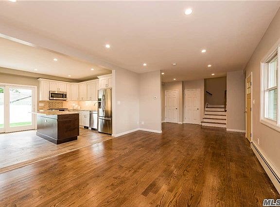 3rd image of 2182 Jacqueline Ave