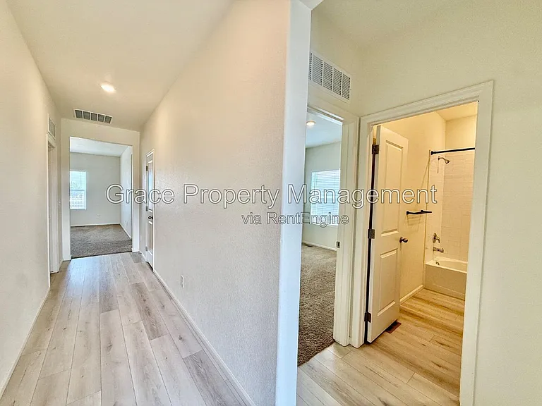 524 Jordan St — Photo 2
