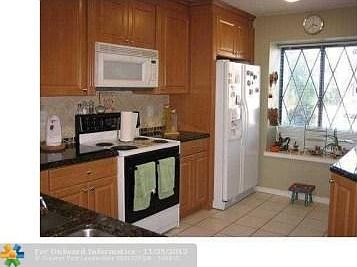 4th image of 9202 NW 44th Ct