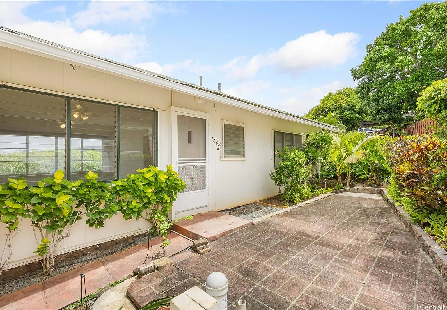 3 bed, 1.5 bath, 1050 sqft, $3,650 — Photo 1