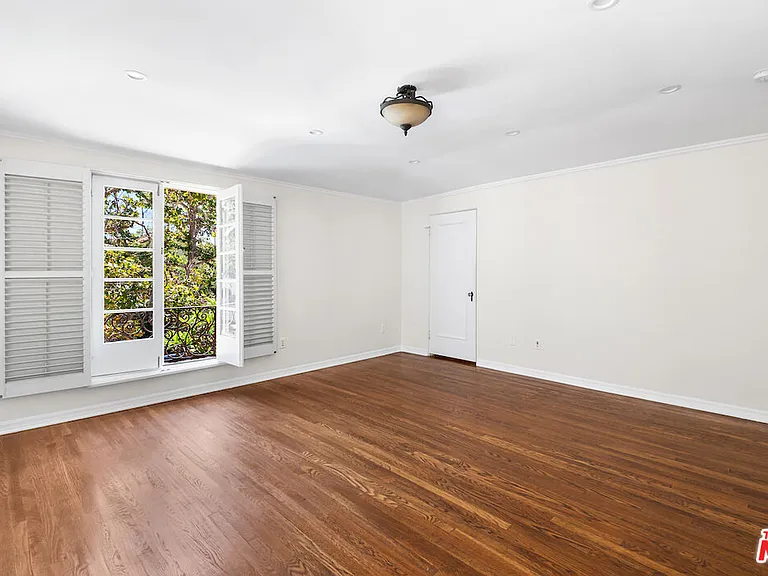 119 N Orange Dr — Photo 20