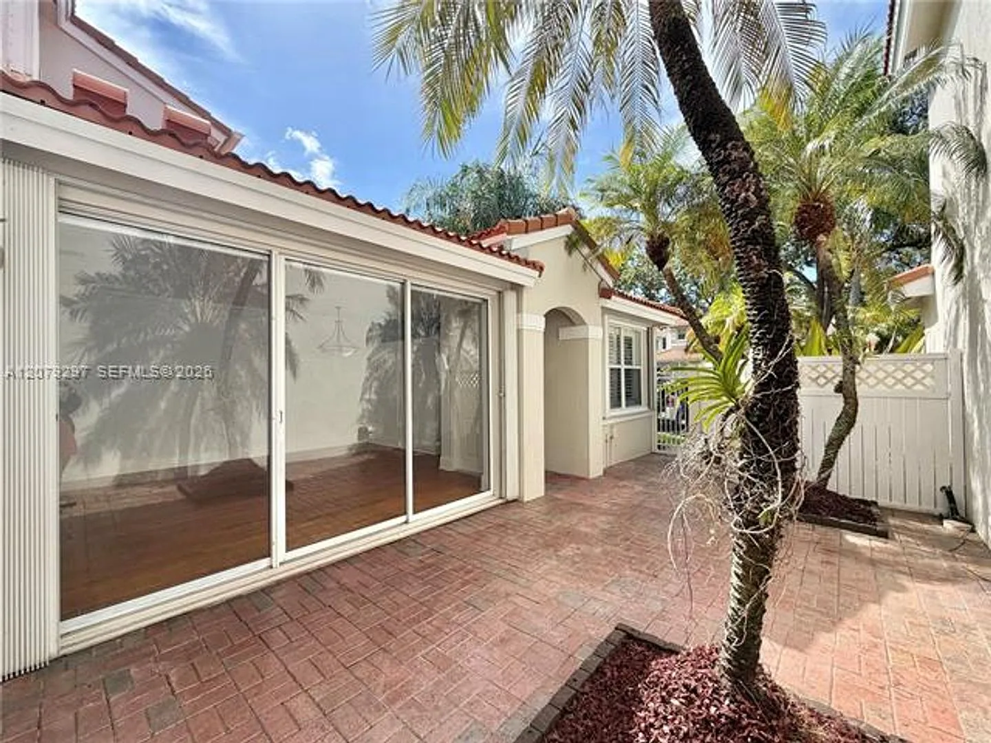1135 Cliffrose St th 1135, Hollywood, FL 33019 — Photo 4