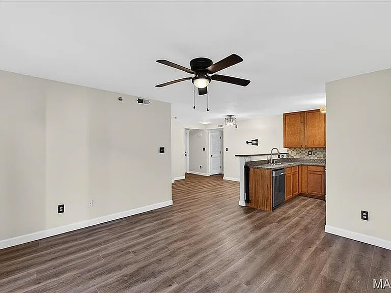 4103 Spring River Dr #4103 — Photo 9