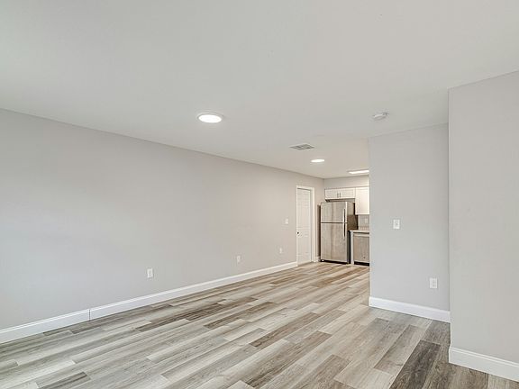 5th image of 8725 N 50th St #B