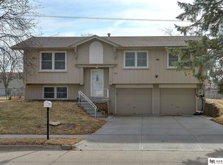 3003 Columbus Ave, Bellevue, NE 68005