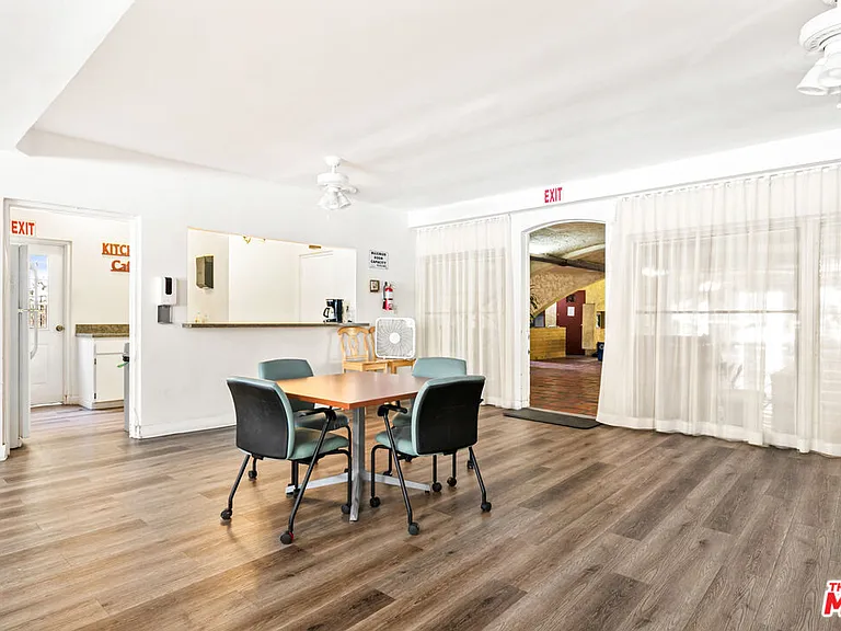 5600 Kensington Way #104 — Photo 33