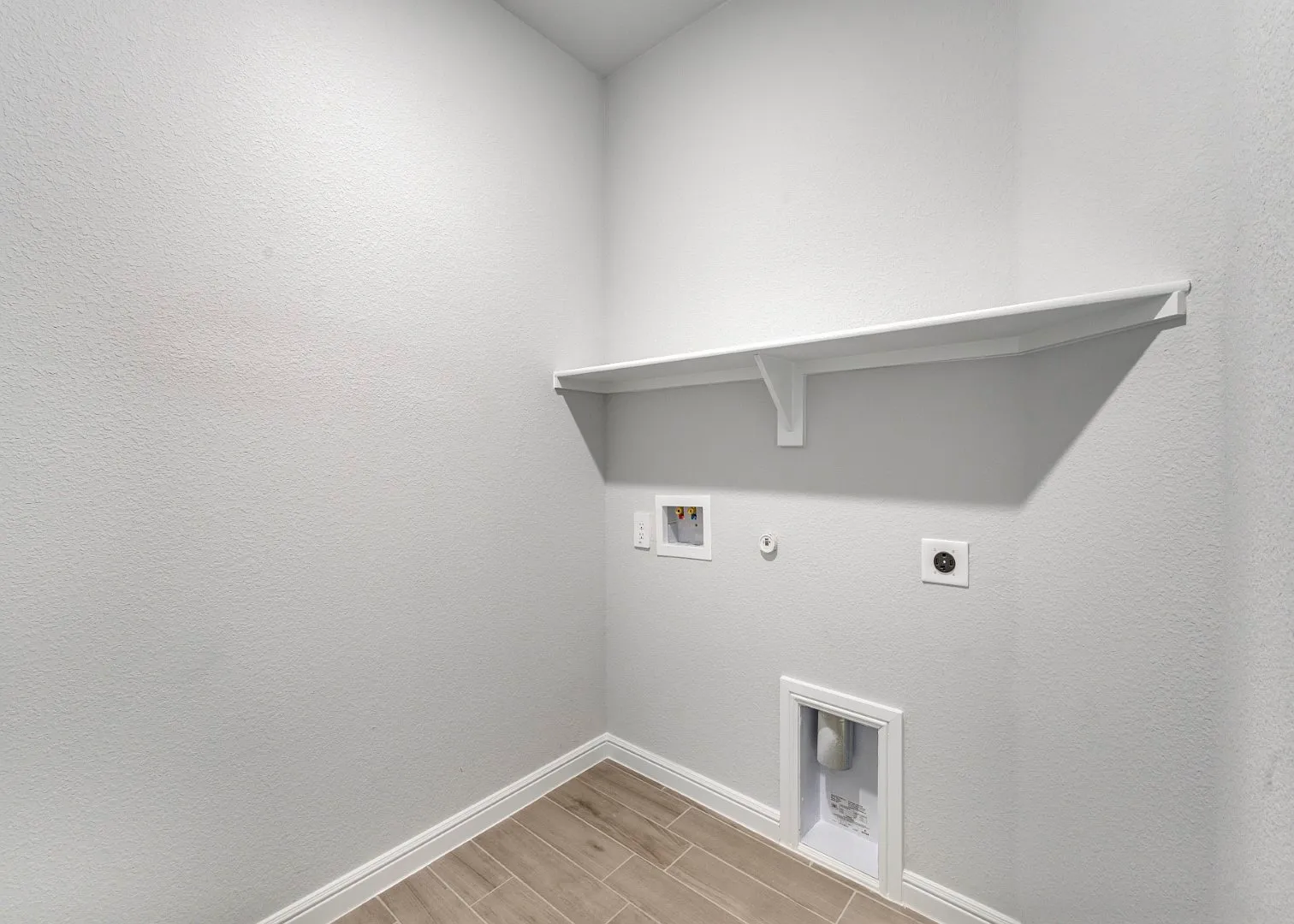 2809 Aiden Ln — Photo 4