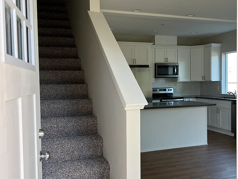 314 Stevens St NE — Photo 5