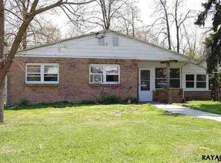 1090 N Browns Dam Dr, New Oxford, PA 17350