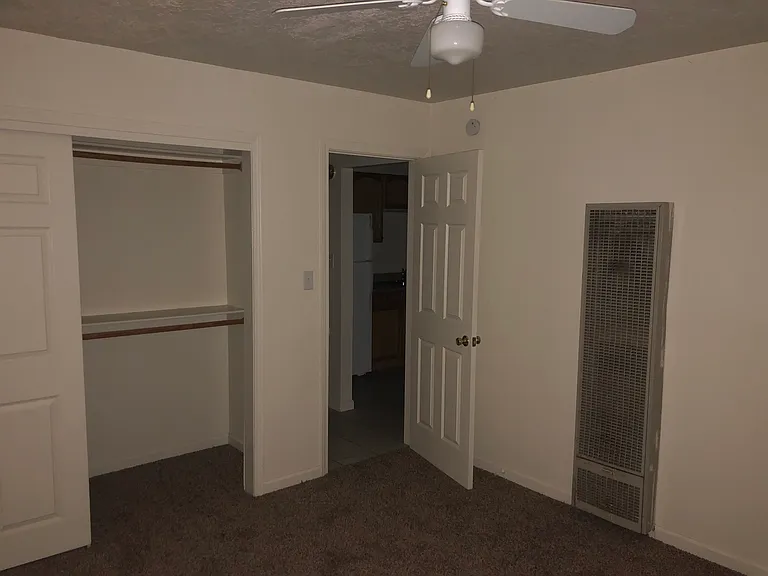 1st Floor Nob Hill 1 Bed Apartment 1 Block to Morningside Park — Photo 37