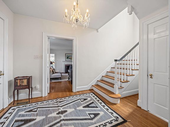 3rd image of 3816 Dover Rd