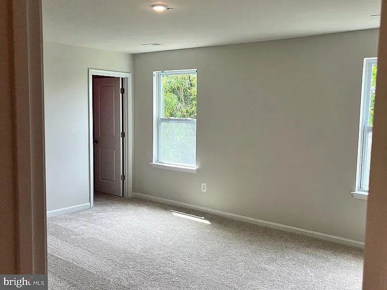 406 Freeman St — Photo 6