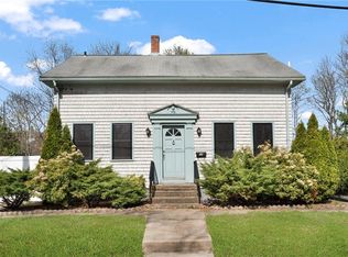 32 Brookdale Ave, Cranston, RI 02921
