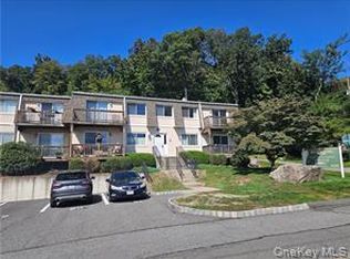 14 Pavilion Rd APT 8, Suffern, NY 10901