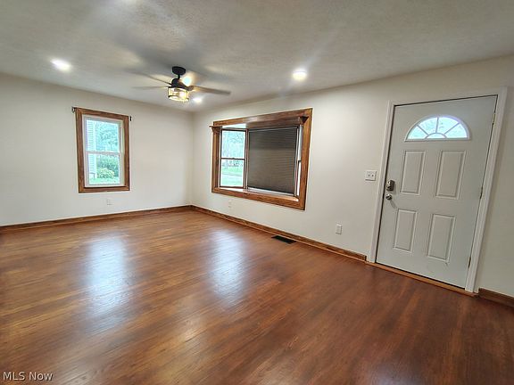 5th image of 106 Park St