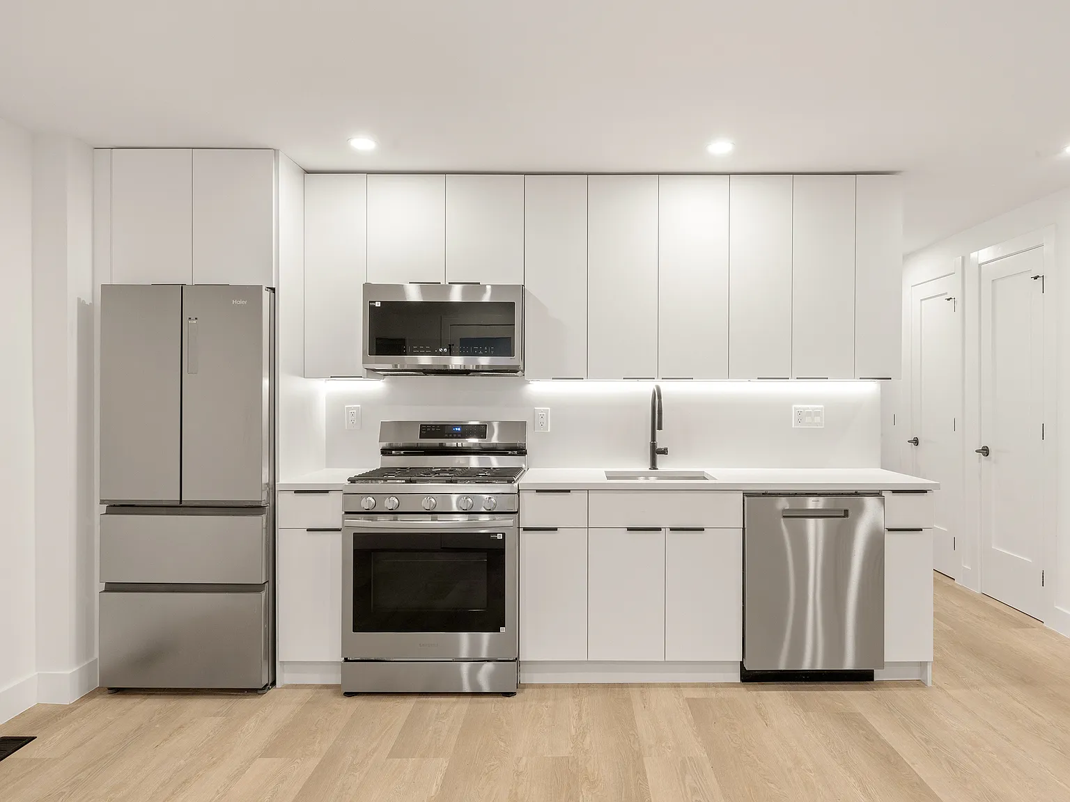 433 Bainbridge Street — Photo 3