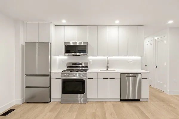 Kitchen, photo 1