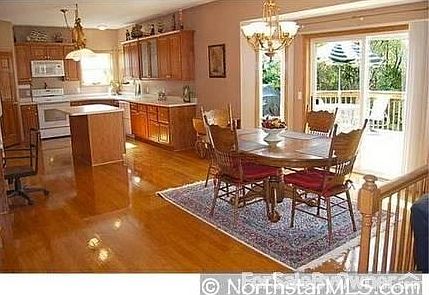 3rd image of 2649 Barclay St N