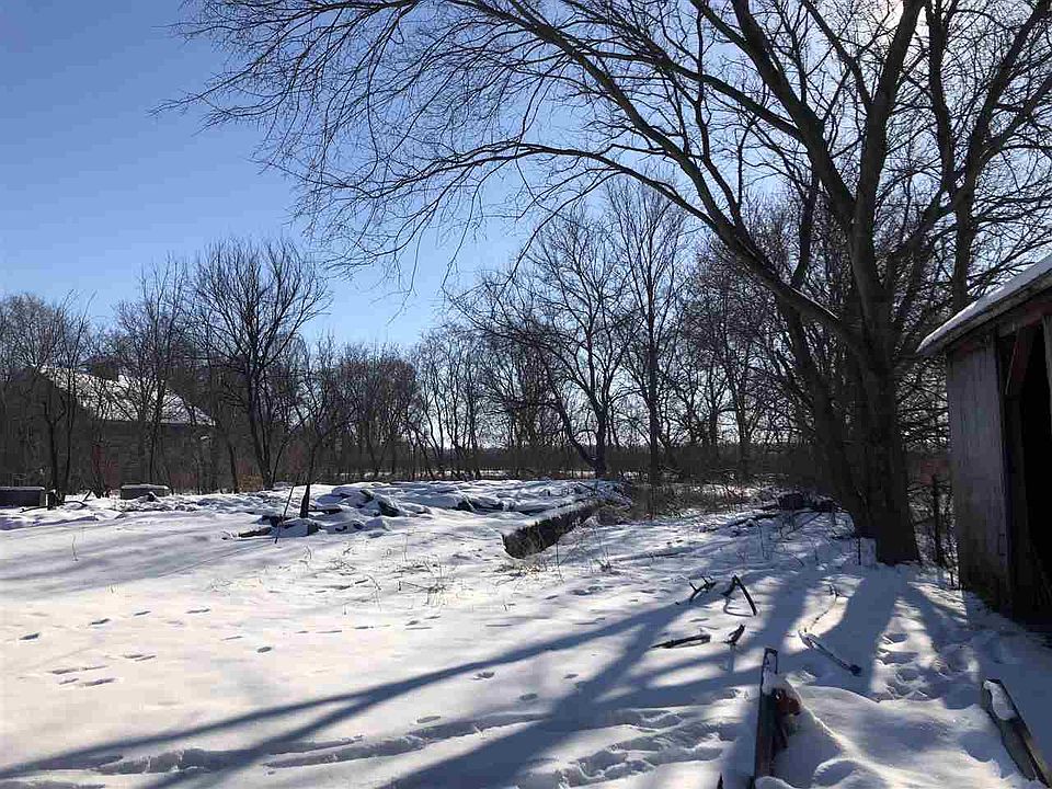 2nd image of 3050 Sand Rd
