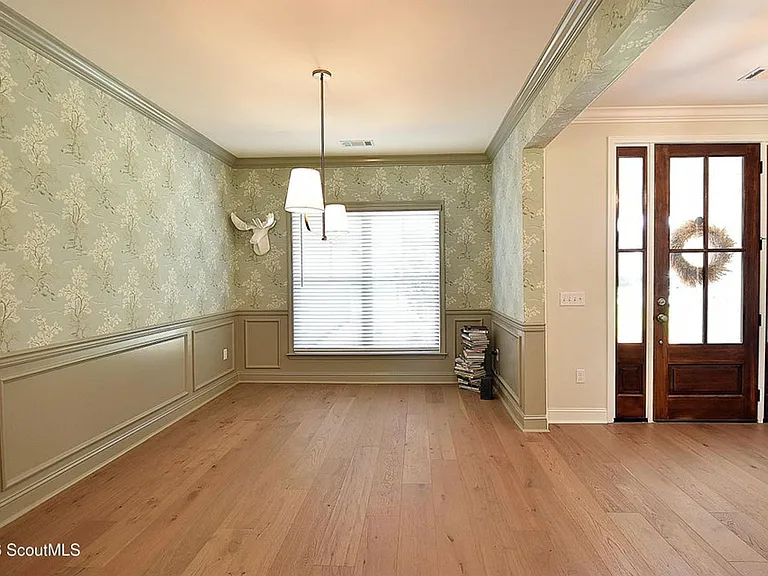 119 Hadleigh Blf — Photo 4