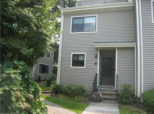 260 Melody Ln, Fairfield, CT 06824